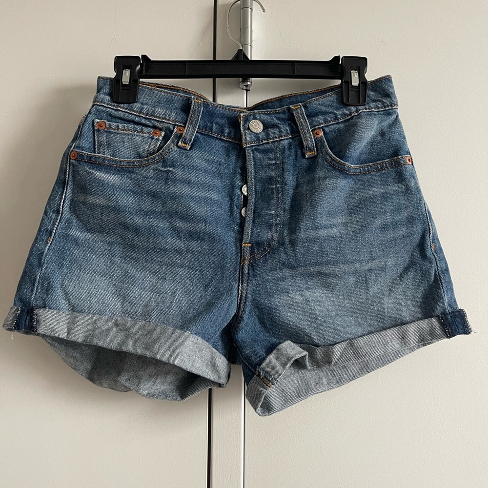 Levi’s 501 vintage jeans shorts size 28